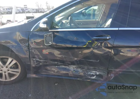 2008 Mercedes-Benz R 350 4Matic z USA, uszkodzony, nr VIN 4JGCB65E48A082959